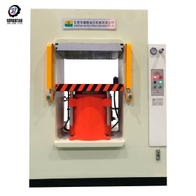 300吨框架式液压机